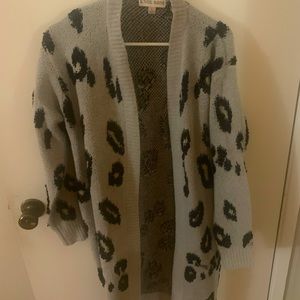 Knox Rose Grey Leopard Cardigan